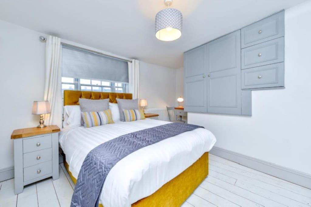Victorian Townhouse - Stamford Centre - 2 Big Bedrooms, Living Room Kitchen Etc Tastefully Decorated Exteriör bild
