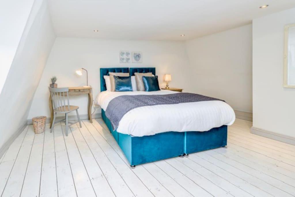 Victorian Townhouse - Stamford Centre - 2 Big Bedrooms, Living Room Kitchen Etc Tastefully Decorated Exteriör bild