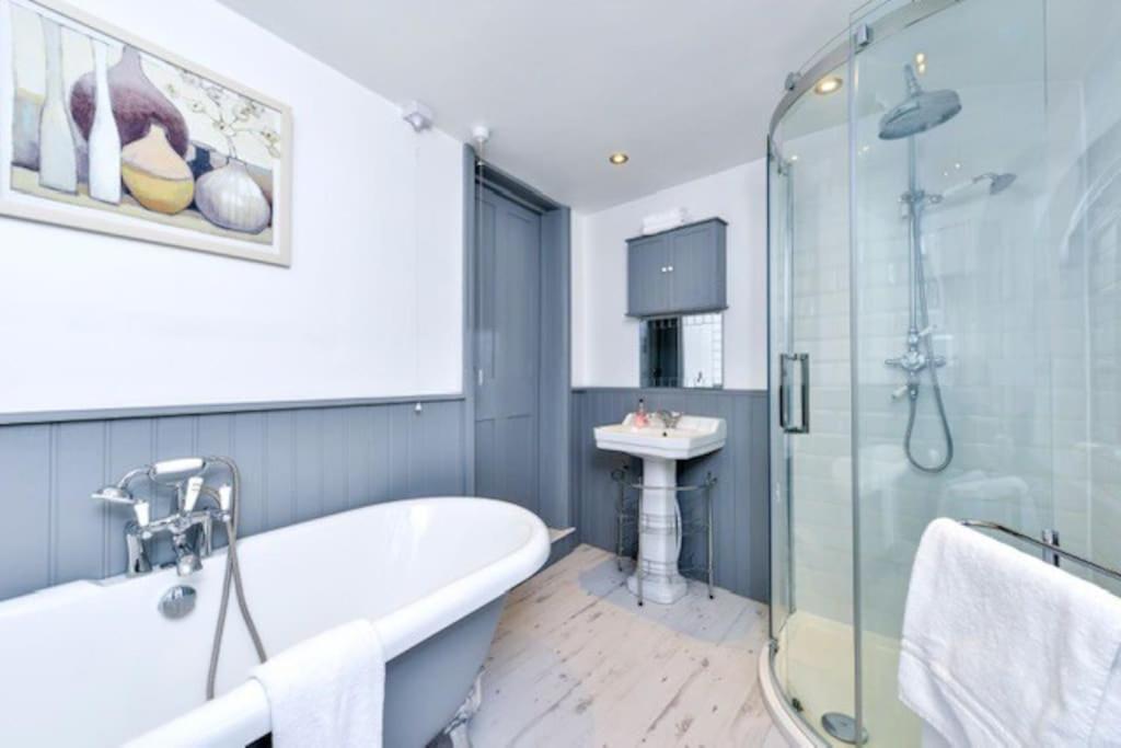 Victorian Townhouse - Stamford Centre - 2 Big Bedrooms, Living Room Kitchen Etc Tastefully Decorated Exteriör bild